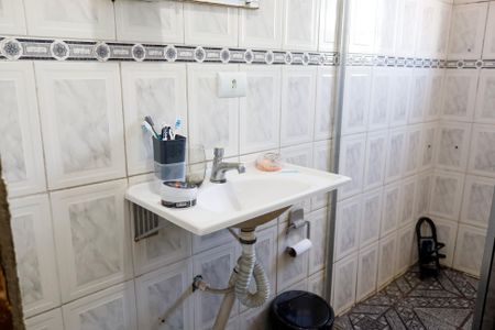 Casa à venda com 320m², 3 quartos e 2 vagasBanheiro