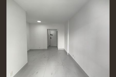 Apartamento para alugar com 68m², 2 quartos e 1 vagaSala