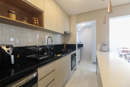 Apartamento à venda com 80m², 2 quartos e 2 vagasCozinha 