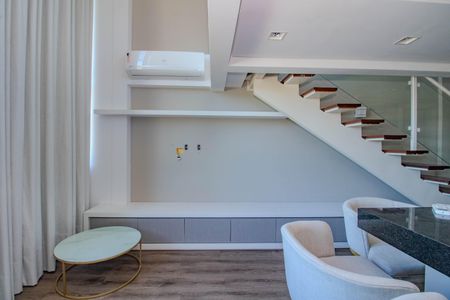 Sala de apartamento para alugar com 1 quarto, 57m² em Partenon, Porto Alegre