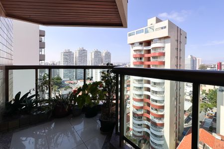 Apartamento para alugar com 140m², 3 quartos e 4 vagasSacada dos Quartos 1 e 2