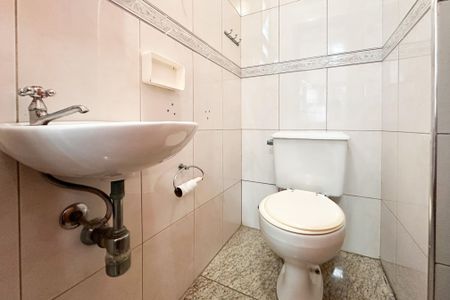 Apartamento para alugar com 140m², 3 quartos e 4 vagasBanheiro de serviço