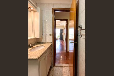 Apartamento para alugar com 140m², 3 quartos e 4 vagasBanheiro Social
