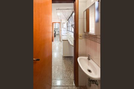 Apartamento para alugar com 140m², 3 quartos e 4 vagasBanheiro de serviço