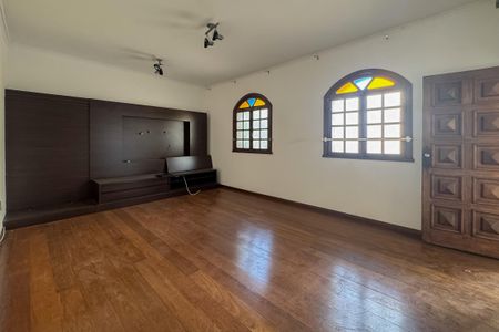 Casa à venda com 4 quartos, 230m² em Anchieta, Belo Horizonte
