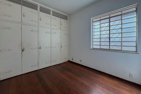 Casa à venda com 230m², 4 quartos e 4 vagas