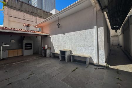 Casa à venda com 230m², 4 quartos e 4 vagas