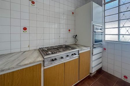 Casa à venda com 230m², 4 quartos e 4 vagas