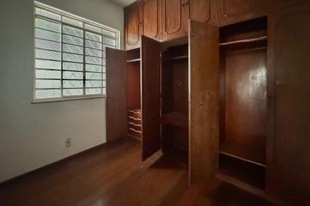 Casa à venda com 4 quartos, 230m² em Anchieta, Belo Horizonte