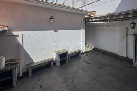 Casa à venda com 230m², 4 quartos e 4 vagas