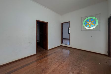 Casa à venda com 230m², 4 quartos e 4 vagas