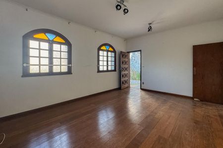 Casa à venda com 4 quartos, 230m² em Anchieta, Belo Horizonte