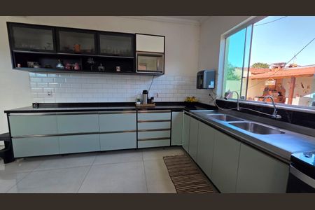 Casa para alugar com 360m², 5 quartos e 5 vagas