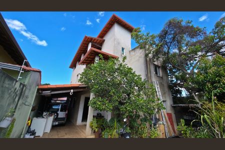 Casa para alugar com 360m², 5 quartos e 5 vagas