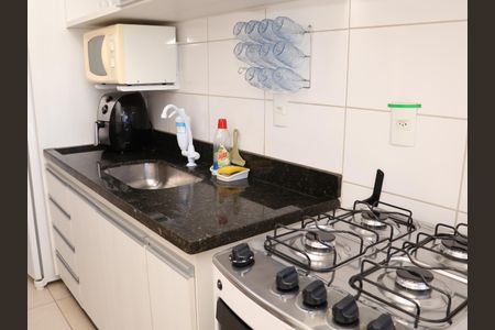 Cozinha de apartamento para alugar com 1 quarto, 40m² em Vila Maria Jose, Goiânia