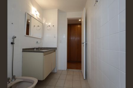 Apartamento para alugar com 166m², 3 quartos e 3 vagasBanheiro