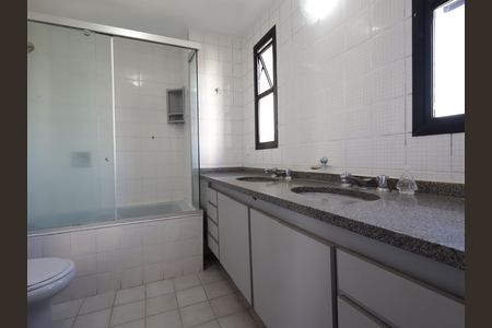 Apartamento para alugar com 166m², 3 quartos e 3 vagasBanheiro da Suíte