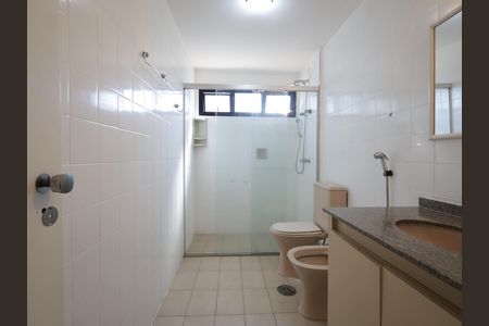 Apartamento para alugar com 166m², 3 quartos e 3 vagasBanheiro