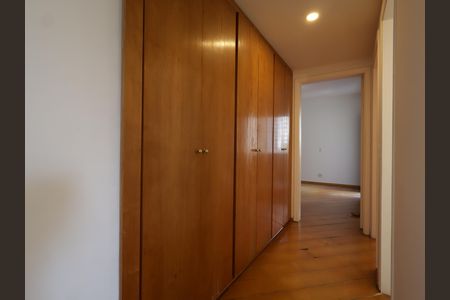 Apartamento para alugar com 166m², 3 quartos e 3 vagasCorredor