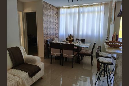 Apartamento à venda com 75m², 2 quartos e 1 vagaSala