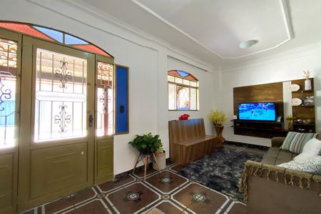 Casa para alugar com 200m², 3 quartos e 3 vagasSala