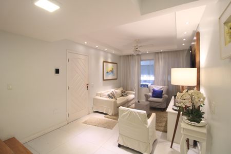 Sala de casa à venda com 3 quartos, 87m² em Jardim das Imbuias, São Paulo