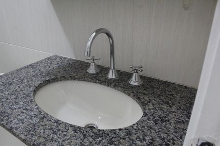 Apartamento à venda com 72m², 2 quartos e 1 vagaBanheiro Social
