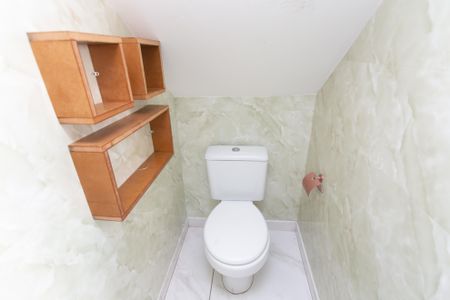 Casa de condomínio para alugar com 64m², 2 quartos e 1 vagaLavabo 