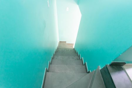 Casa de condomínio para alugar com 64m², 2 quartos e 1 vagaEscada 