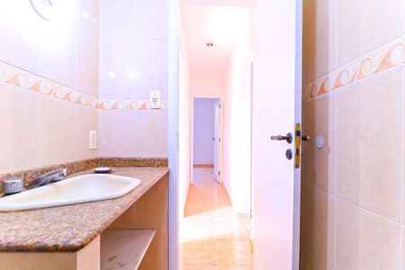 Apartamento para alugar com 65m², 2 quartos e sem vaga Apartamento para alugar com 65m², 2 quartos e sem vagaBanheiro