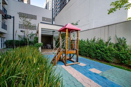 Apartamento para alugar com 39m², 2 quartos e 1 vaga Apartamento para alugar com 39m², 2 quartos e 1 vagaÁrea comum - Playground