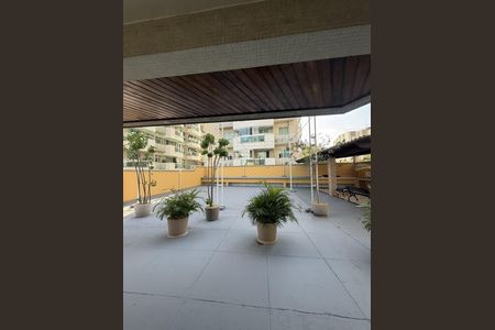 Apartamento à venda com 190m², 3 quartos e 3 vagas Apartamento à venda com 190m², 3 quartos e 3 vagasÁrea Comum