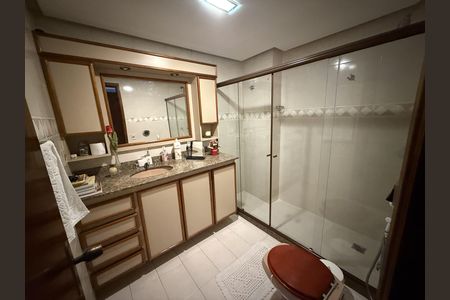 Apartamento à venda com 190m², 3 quartos e 3 vagas Apartamento à venda com 190m², 3 quartos e 3 vagasBanheiro
