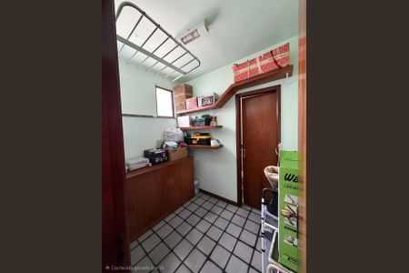 Apartamento à venda com 190m², 3 quartos e 3 vagas Apartamento à venda com 190m², 3 quartos e 3 vagasQuarto de serviço