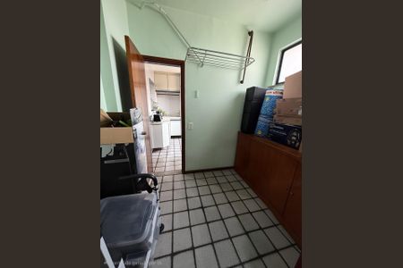 Apartamento à venda com 190m², 3 quartos e 3 vagas Apartamento à venda com 190m², 3 quartos e 3 vagasQuarto de serviço