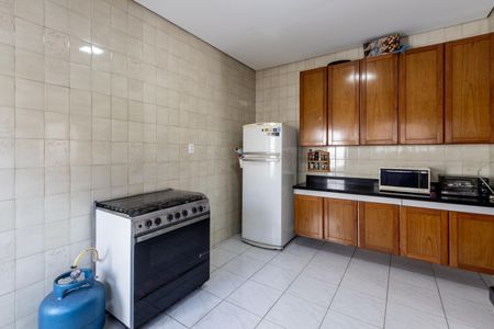 Casa para alugar com 200m², 1 quarto e 1 vaga