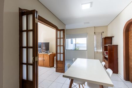 Casa para alugar com 200m², 1 quarto e 1 vaga