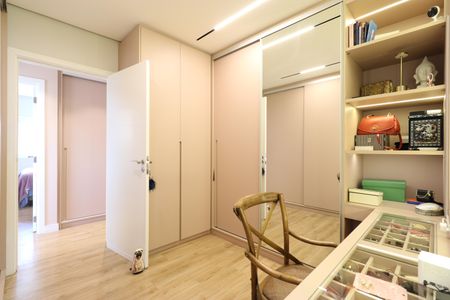 Apartamento à venda com 164m², 3 quartos e 3 vagasCloset