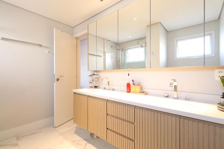 Apartamento à venda com 164m², 3 quartos e 3 vagasBanheiro da Suíte 3