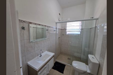 Banheiro de apartamento para alugar com 1 quarto, 55m² em Canto do Forte, Praia Grande