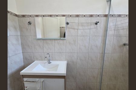 Banheiro de apartamento para alugar com 1 quarto, 55m² em Canto do Forte, Praia Grande