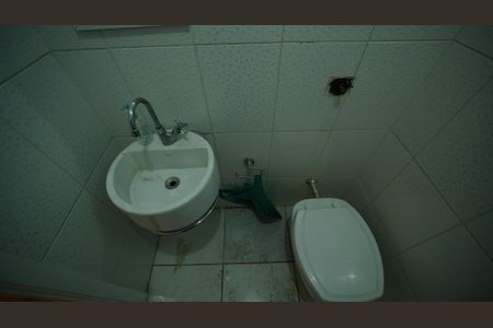 Casa à venda com 195m², 3 quartos e 4 vagasBanheiro Social