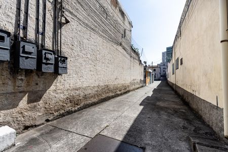 Casa para alugar com 300m², 3 quartos e sem vagaCorredor externo