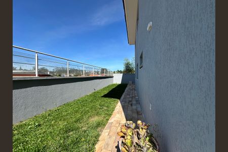Casa de condomínio para alugar com 600m², 5 quartos e 6 vagasQuintal
