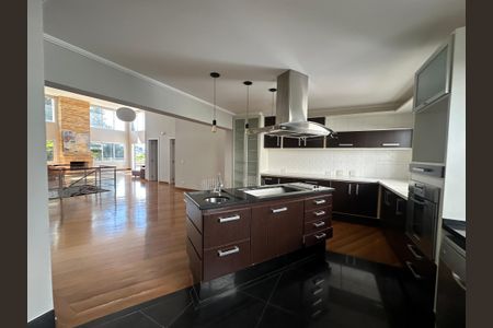 Casa de condomínio para alugar com 600m², 5 quartos e 6 vagasCozinha