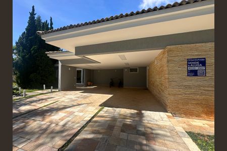 Casa de condomínio para alugar com 600m², 5 quartos e 6 vagasFachada