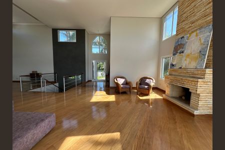 Casa de condomínio para alugar com 600m², 5 quartos e 6 vagasSala