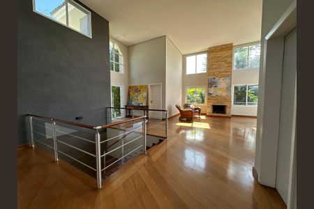 Casa de condomínio para alugar com 600m², 5 quartos e 6 vagasSala