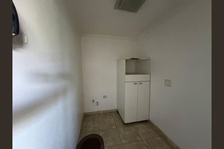 Casa de condomínio para alugar com 600m², 5 quartos e 6 vagasDepósito