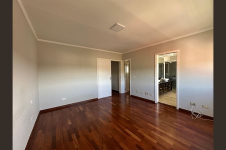 Casa de condomínio para alugar com 600m², 5 quartos e 6 vagasSuíte 2